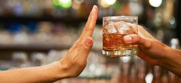 Intoxicação por Metanol: 59 Casos Confirmados e 15 Óbitos Relacionados Imagem do artigo