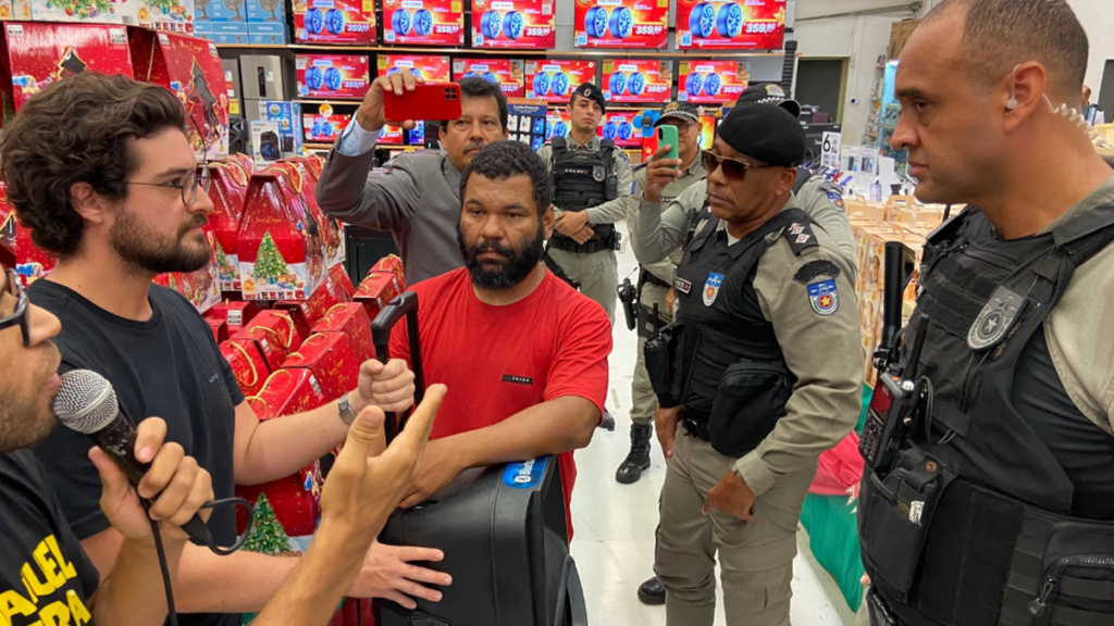 Conflito no Supermercado: PM Intervém em Ocupação do MLB em Maceió Conflito no Supermercado: PM Intervém em Ocupação do MLB em Maceió