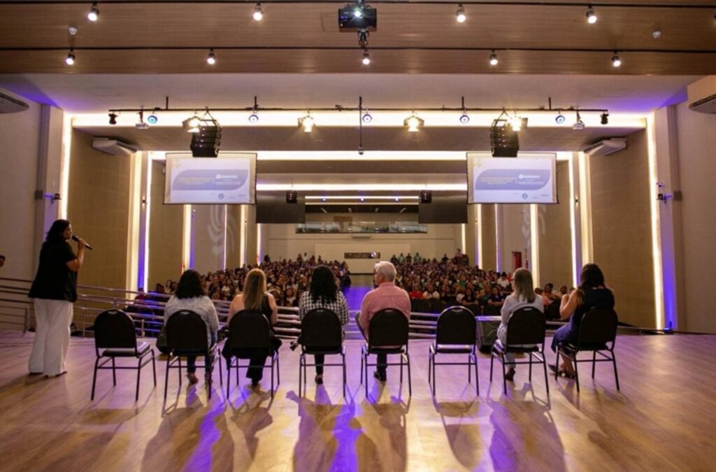 Encontro Inédito Reúne 700 Servidores da Assistência Social em Maceió Imagem do artigo