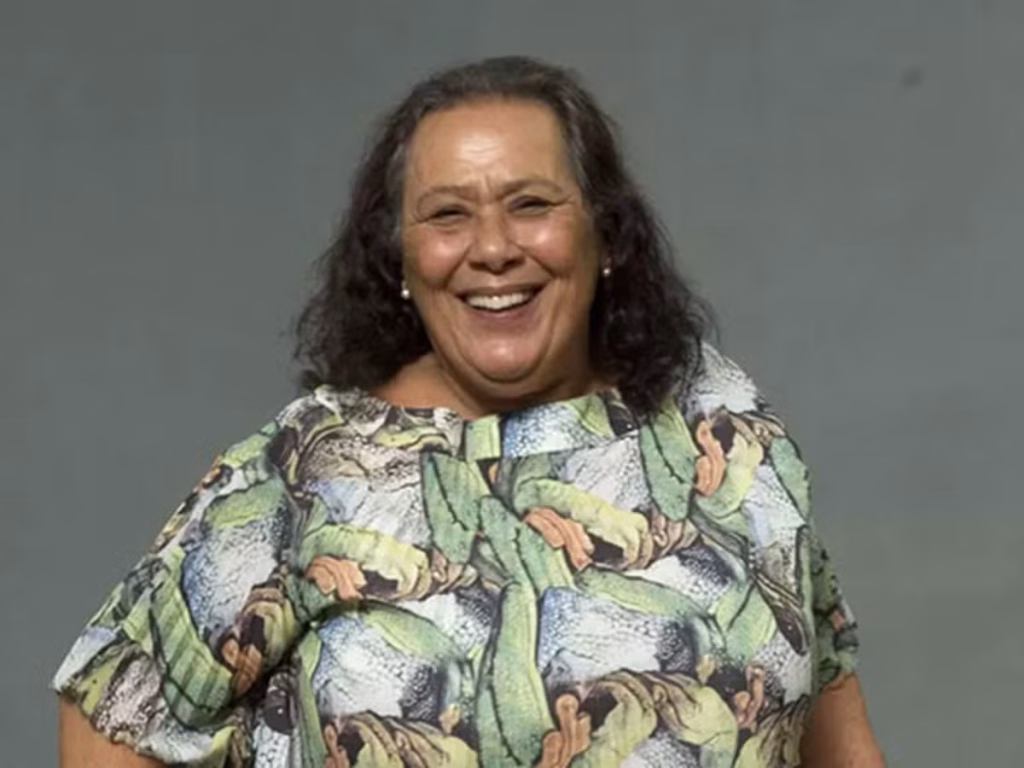 Falece Teuda Bara: Ícone do Teatro e Fundadora do Grupo Galpão