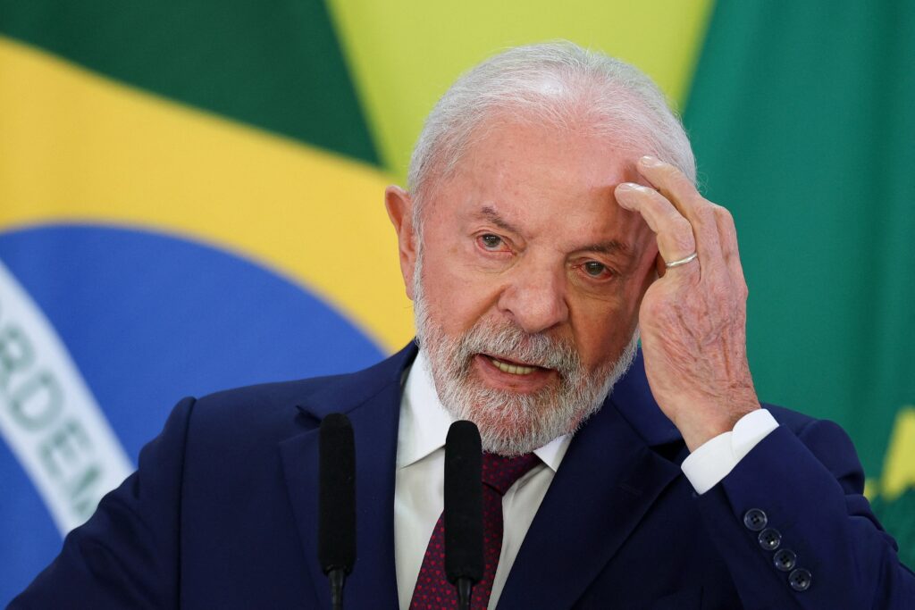 Lula Sanciona Lei que Permite Porte de Arma para Policiais Legislativos em Todo o País