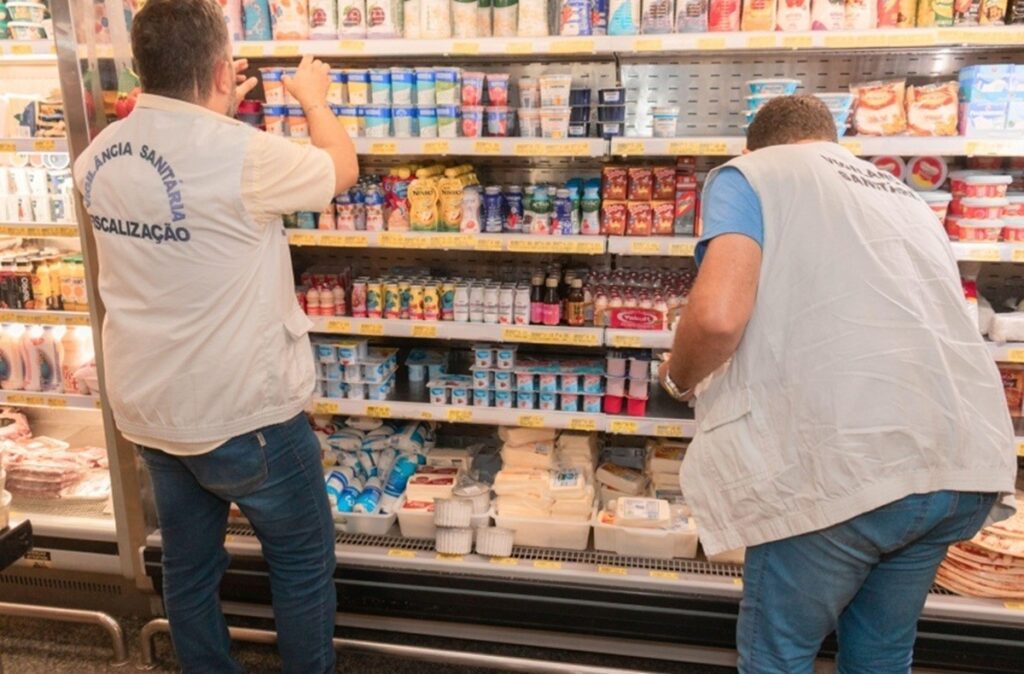 Vigilância Sanitária de Maceió Apreende 30 Toneladas de Alimentos Improprios para Consumo