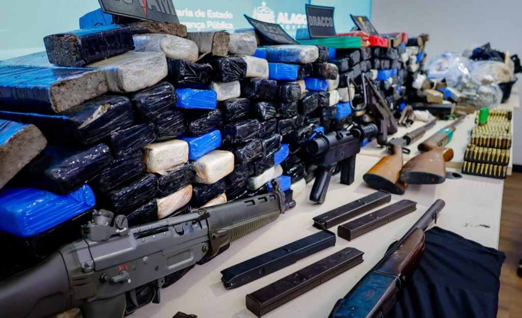 Alagoas Registra Apreensão de 2,8 Toneladas de Drogas e 1.655 Armas em 2025