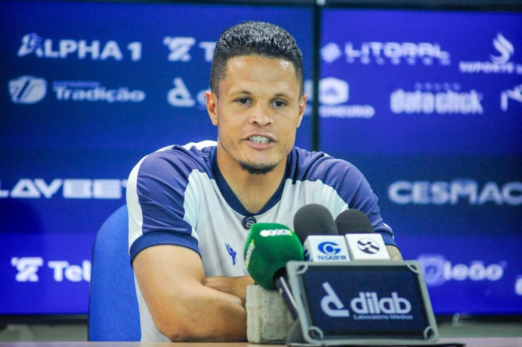 Buba Enfatiza Força do Elenco do CSA na Busca pela Vitória contra o CSE Buba Enfatiza Força do Elenco do CSA na Busca pela Vitória contra o CSE