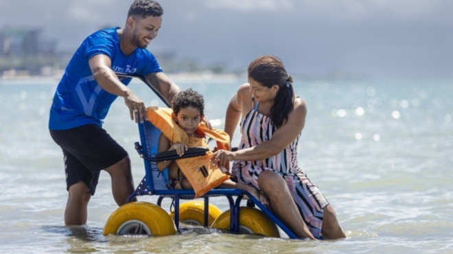 Cadeiras Anfíbias: Inclusão e Acessibilidade em Viagens Internacionais Cadeiras Anfíbias: Inclusão e Acessibilidade em Viagens Internacionais