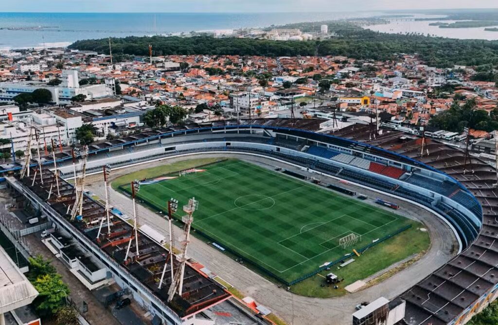 Clássico Alagoano: CSA e CRB se enfrentam em um duelo histórico Clássico Alagoano: CSA e CRB se enfrentam em um duelo histórico