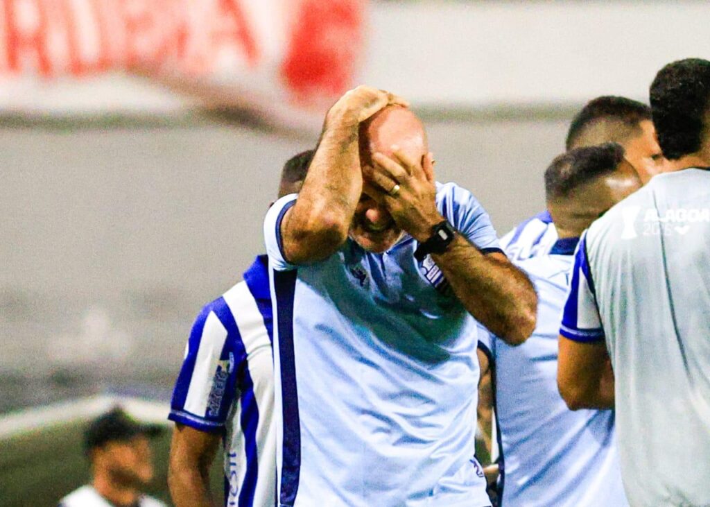 CSA Vence Penedense e Itamar Schülle Reforça Importância da Humildade