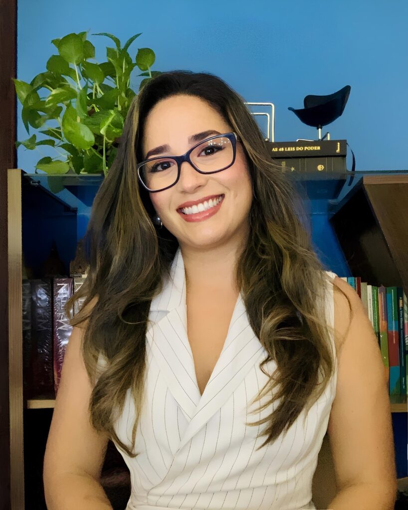 Egressa da Ufal Se Destaca em Doutorado na UFSC: Uma Trajetória de Sucesso e Contribuições