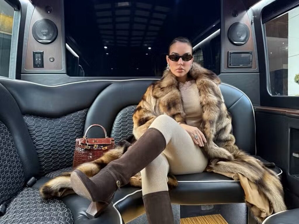 Georgina Rodriguez exibe bolsa de grife incrível que custa mais de R$ 2 milhões Georgina Rodriguez exibe bolsa de grife incrível que custa mais de R$ 2 milhões