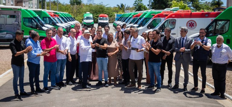 Governo entregou 17 Unidades Odontológicas Móveis e ambulâncias do SAMU em Alagoas Governo entregou 17 Unidades Odontológicas Móveis e ambulâncias do SAMU em Alagoas