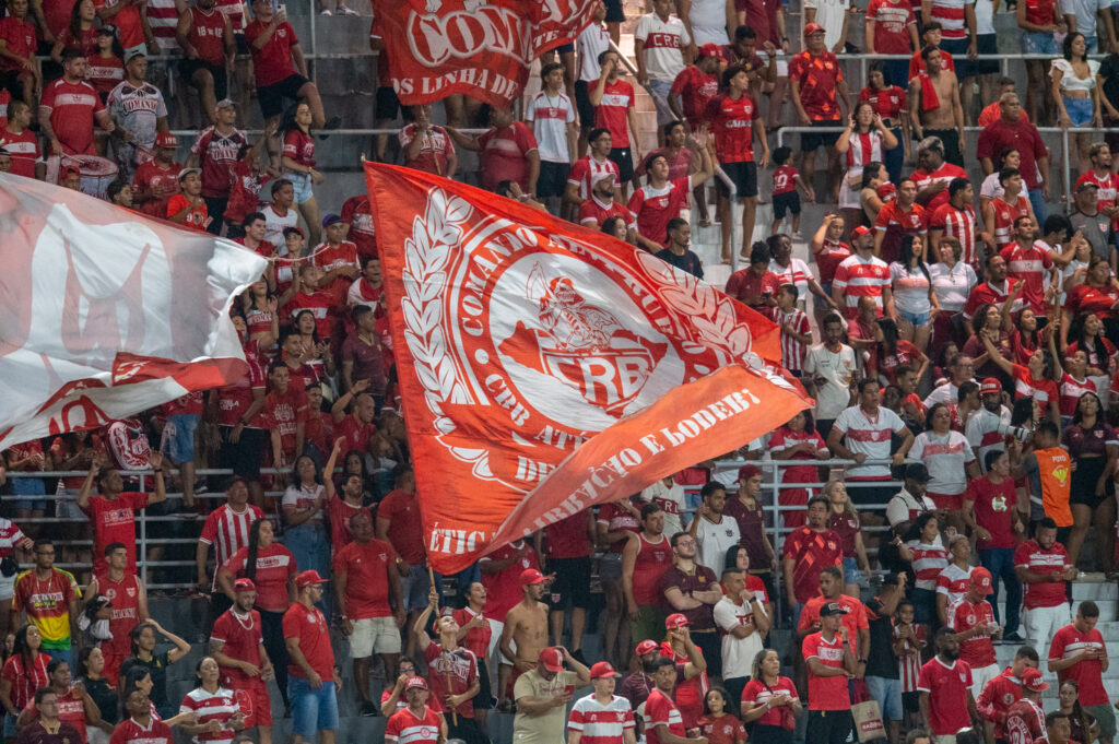 Ingressos do Clássico das Multidões: CRB esgota entradas em menos de 60 minutos