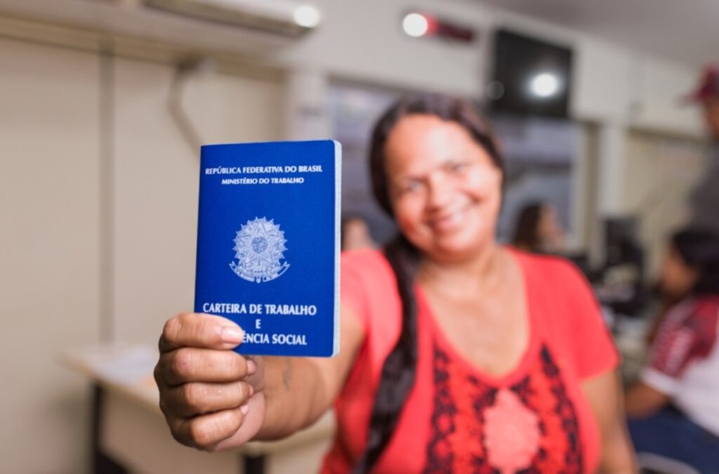 Maceió encerra 2025 com a menor taxa de desemprego do Nordeste, segundo o IBGE