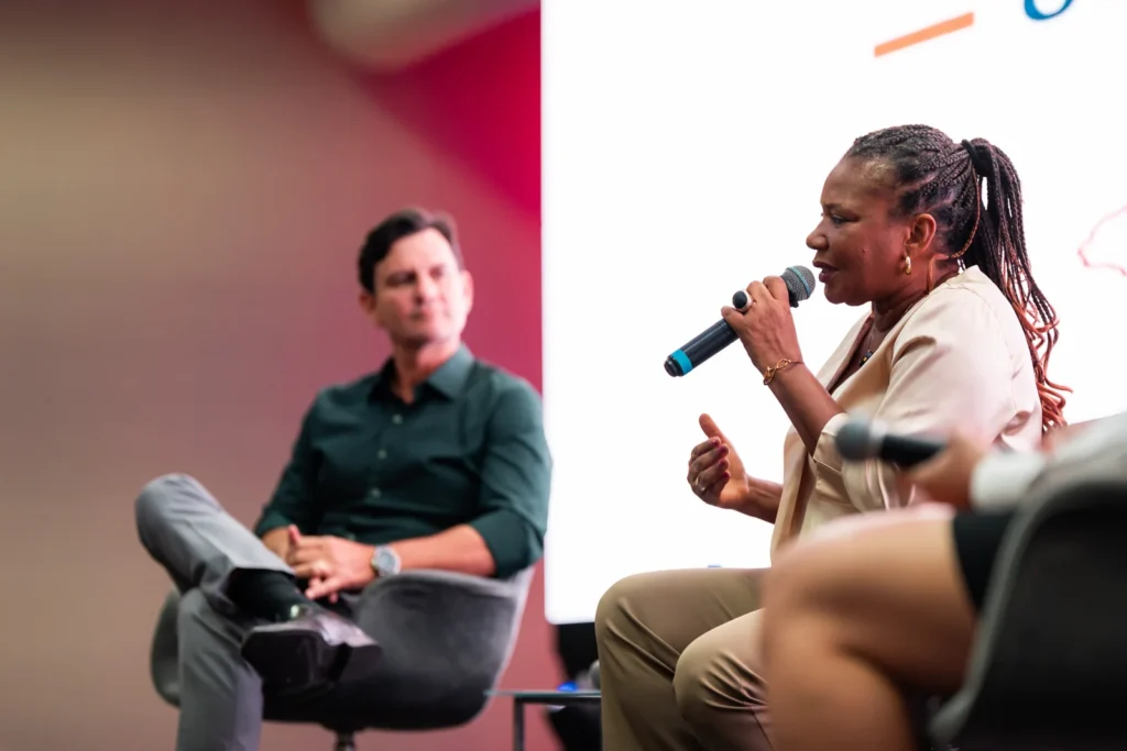 Ministra Margareth Menezes Enfatiza a Importância de Investimentos na Cultura para Fortalecer a Economia Criativa Ministra Margareth Menezes Enfatiza a Importância de Investimentos na Cultura para Fortalecer a Econ