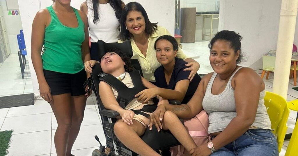 Mutirão de Saúde oferece assistência a crianças com Microcefalia em Maceió Mutirão de Saúde oferece assistência a crianças com Microcefalia em Maceió