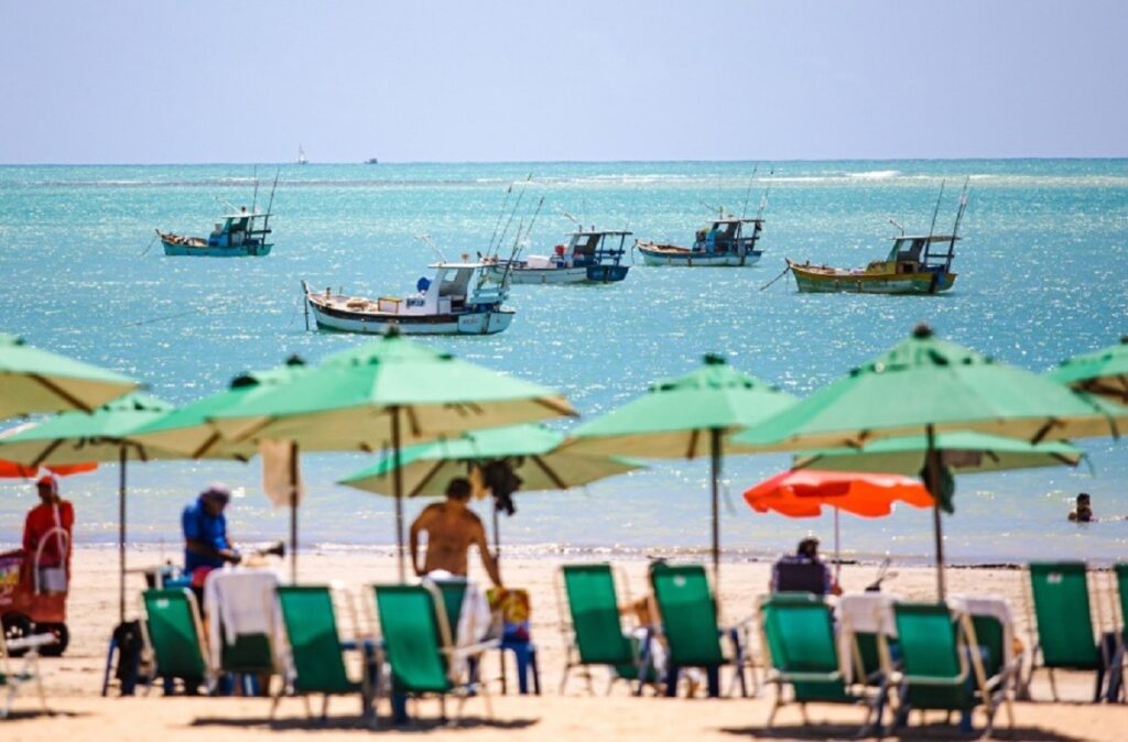 O Que É Permitido e Proibido nas Praias de Maceió: Uma Análise Completa