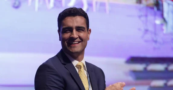 O Silêncio Estratégico de JHC: Escolhas que Podem Definir o Futuro Político de Alagoas O Silêncio Estratégico de JHC: Escolhas que Podem Definir o Futuro Político de Alagoas