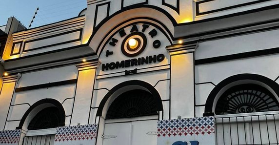 Theatro Homerinho: 1 Ano de Cultura e Celebração em Grande Estilo Theatro Homerinho: 1 Ano de Cultura e Celebração em Grande Estilo