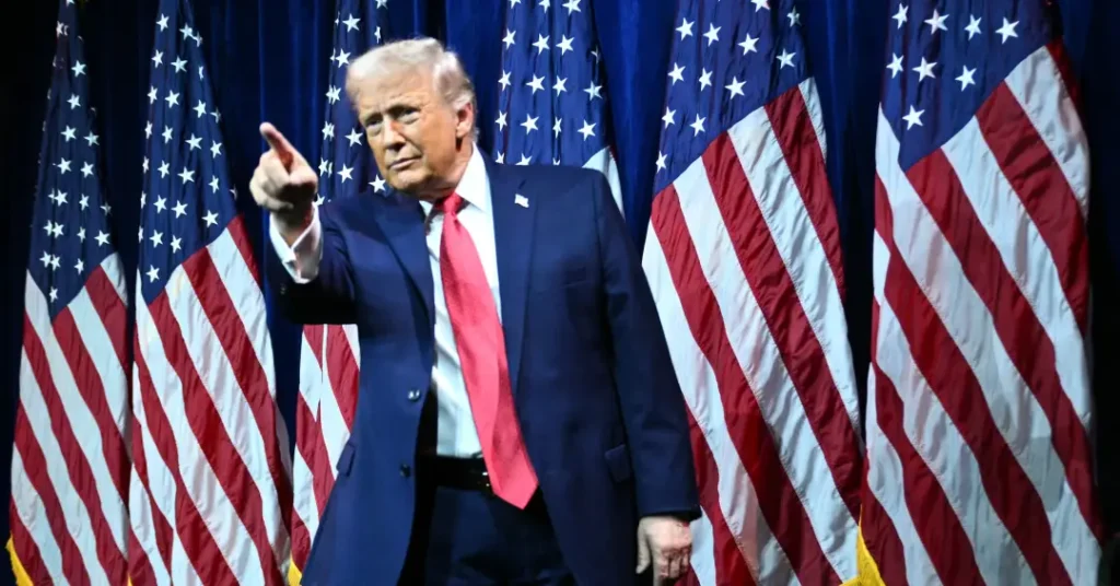 Trump Processa JPMorgan por Discriminação Política e Requer US$ 5 Bilhões Trump Processa JPMorgan por Discriminação Política e Requer US$ 5 Bilhões