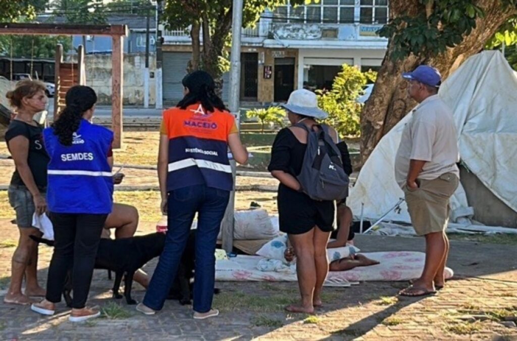 Ações do Serviço de Abordagem Social de Maceió Durante o Carnaval: Assistência e Proteção Ações do Serviço de Abordagem Social de Maceió Durante o Carnaval: Assistência e Proteção