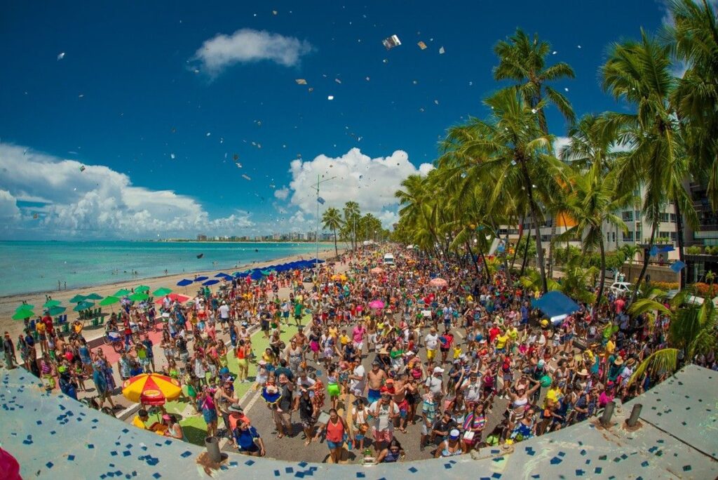 Agenda Cultural de Maceió: Chiclete com Banana e Saulo em Destaque