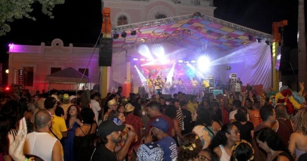 Carnaval em Alagoas: Programação Imperdível da Segunda-feira de Folia Carnaval em Alagoas: Programação Imperdível da Segunda-feira de Folia