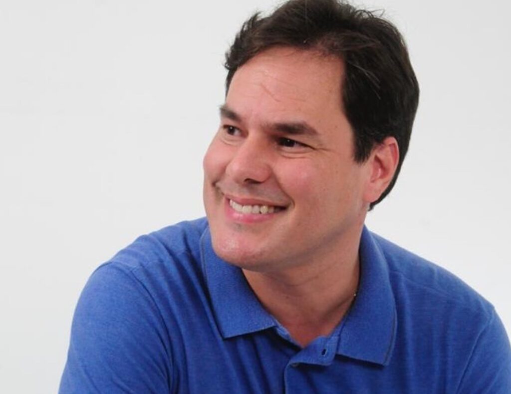 Edlúcio Donato: Legado Político e Compaixão Marcam a Trajetória do Presidente do Podemos em Maceió Edlúcio Donato: Legado Político e Compaixão Marcam a Trajetória do Presidente do Podemos em Maceió