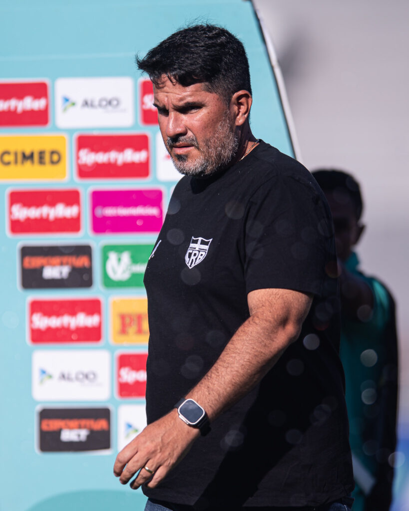 Eduardo Barroca Reconhece Falhas Após Derrota do CRB: ‘É Hora de Aprender com a Dor’ Eduardo Barroca Reconhece Falhas Após Derrota do CRB: 'É Hora de Aprender com a Dor'