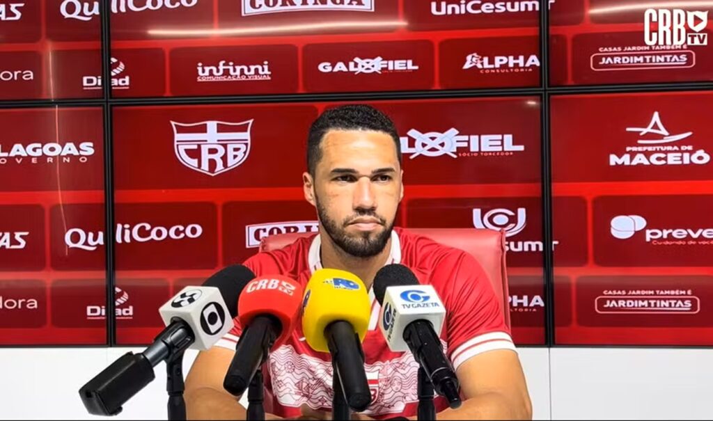 Luiz Phellype é Apresentado pelo CRB e Deixa Dúvidas sobre Estreia em Clássico Luiz Phellype é Apresentado pelo CRB e Deixa Dúvidas sobre Estreia em Clássico