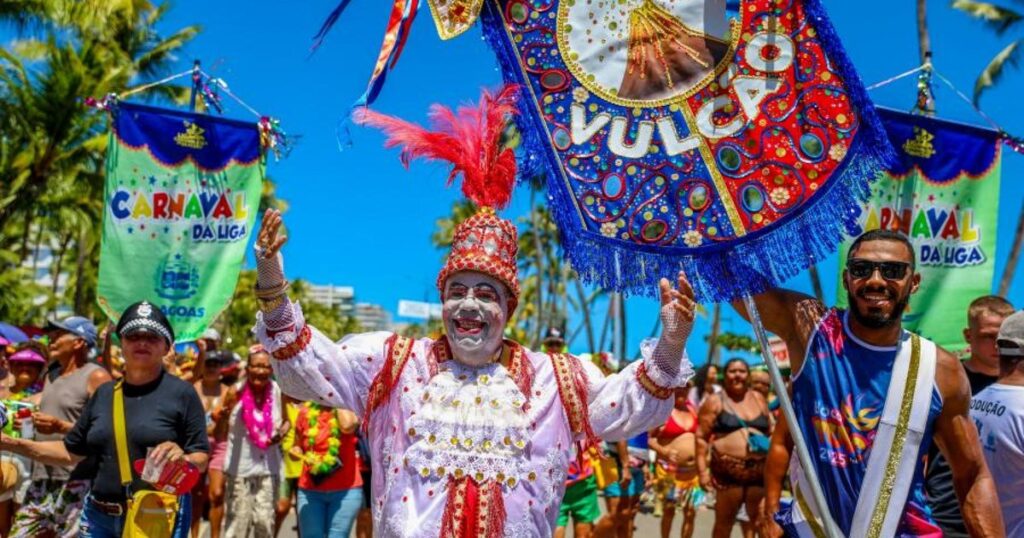 Prévias Carnavalescas em Maceió: Alegria e Tradição Tomam Conta da Cidade