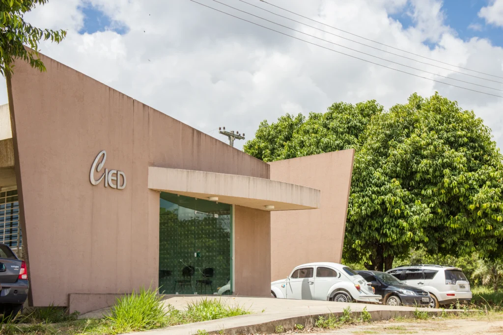 Universidade Federal de Alagoas Abre Processo Seletivo com 11 Vagas para Técnico em Libras