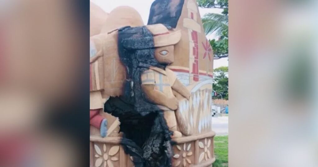 Vandalismo em Maceió: Escultura 'Boi Bumbá' do Mestre João das Alagoas é Queimada