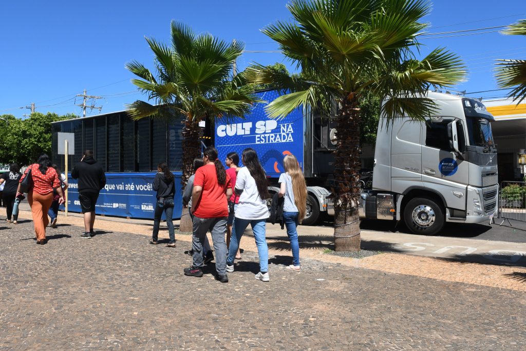 Carreta do Museu Catavento Leva Cultura e Ciência a São Sebastião Carreta do Museu Catavento Leva Cultura e Ciência a São Sebastião