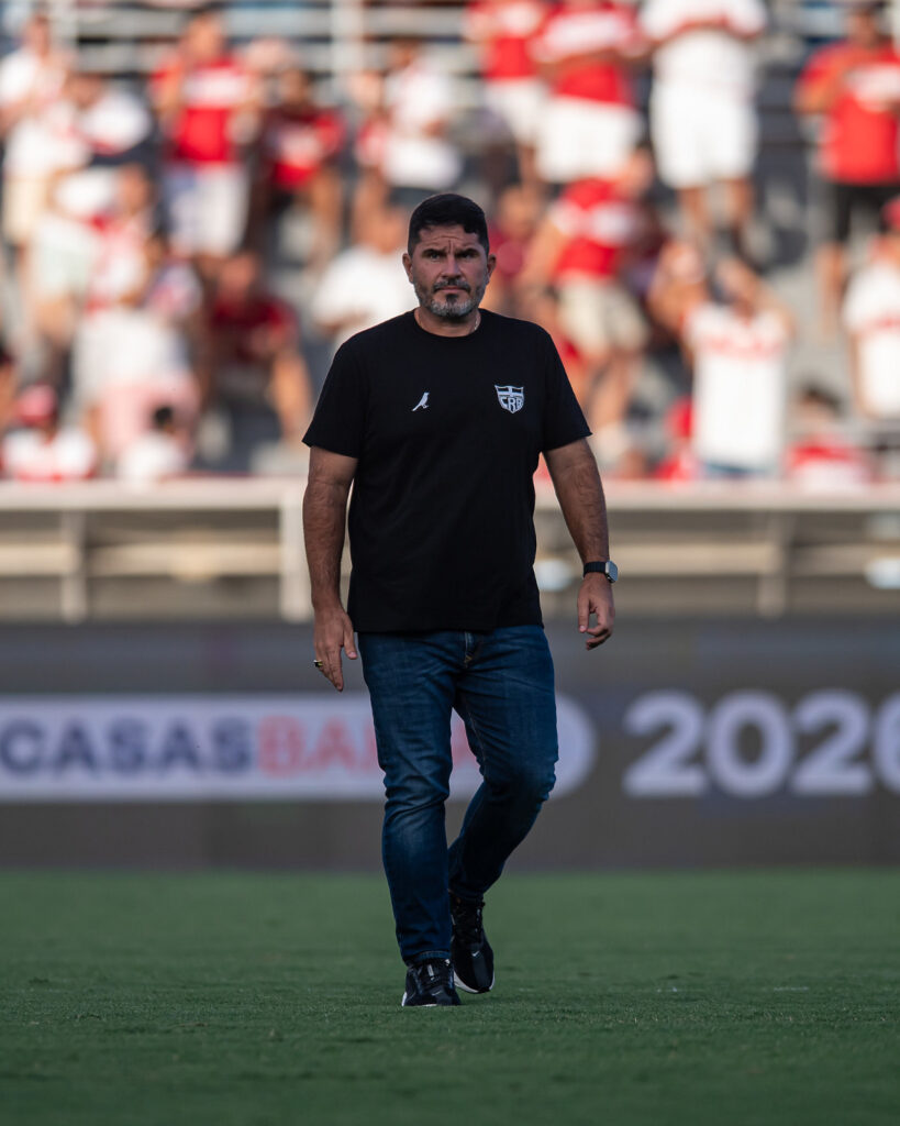 CRB: Eduardo Barroca Elogia Atitude do Elenco Apesar da Derrota no Nordestão
