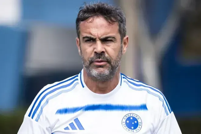 Cruzeiro enfrenta desafios na defesa e confia em Artur Jorge para reverter a situação Cruzeiro enfrenta desafios na defesa e confia em Artur Jorge para reverter a situação