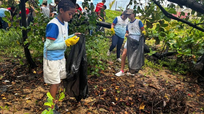 Cuidado e Preservação: Comunidade se Une para Salvar Restinga e Mangue em Maceió Cuidado e Preservação: Comunidade se Une para Salvar Restinga e Mangue em Maceió