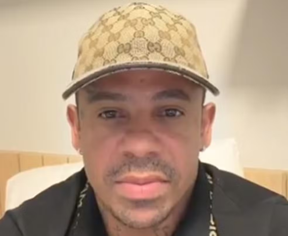 Élton Arábia Retorna ao Brasil Após Dias de Tensão na Guerra do Oriente Médio Élton Arábia Retorna ao Brasil Após Dias de Tensão na Guerra do Oriente Médio