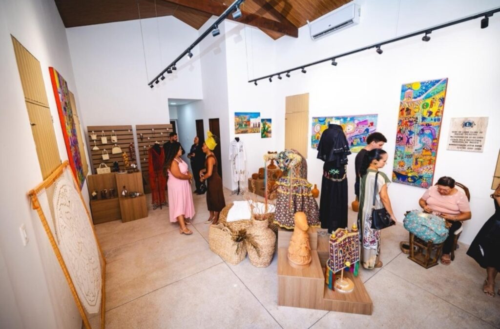 Exposição 'Na Nossa Terra Tem Estrelas' exalta o protagonismo feminino na cultura de Alagoas
