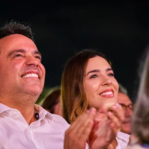 Governador e Primeira-Dama Prestigiam o Espetáculo “Mulheres em Cena: Entre Flores e Delicadezas” Governador e Primeira-Dama Prestigiam o Espetáculo "Mulheres em Cena: Entre Flores e Delicadezas"