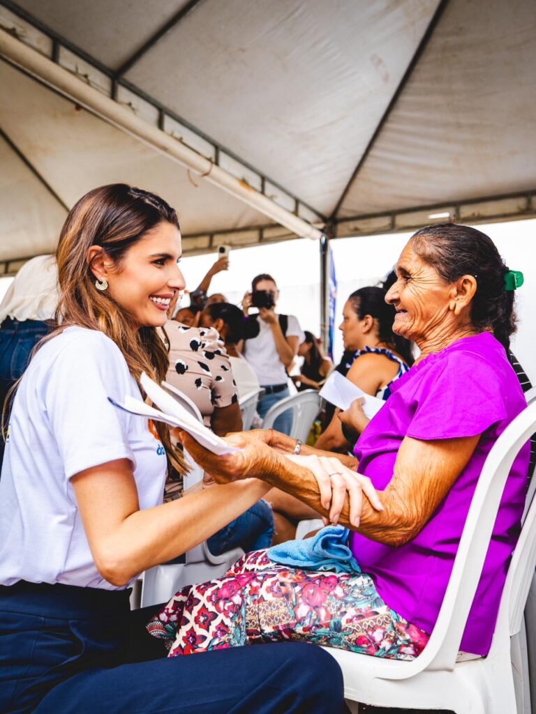 Marina Candia e Prefeito Bueno Higino Levam Programa Olhar da Gente a Coité do Noia
