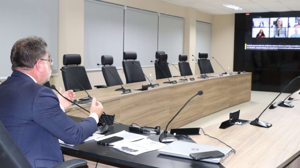 MPAL Discute Inclusão da Prevenção da Violência Contra Mulheres na Educação em Maceió