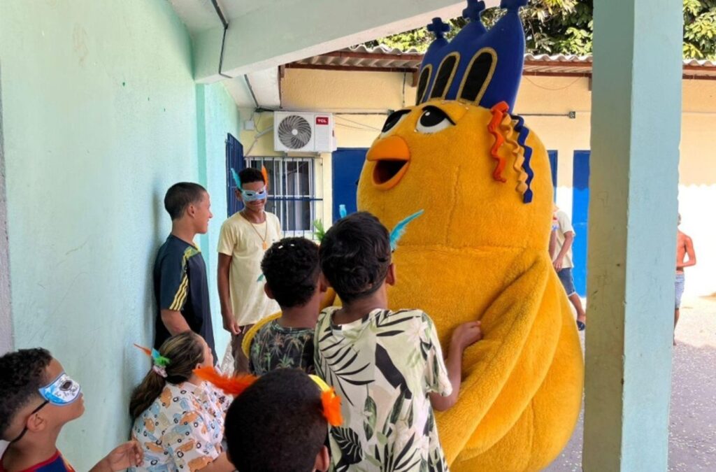 Pinto da Madrugada Leva Alegria e Cultura a Crianças em Acolhimento em Maceió