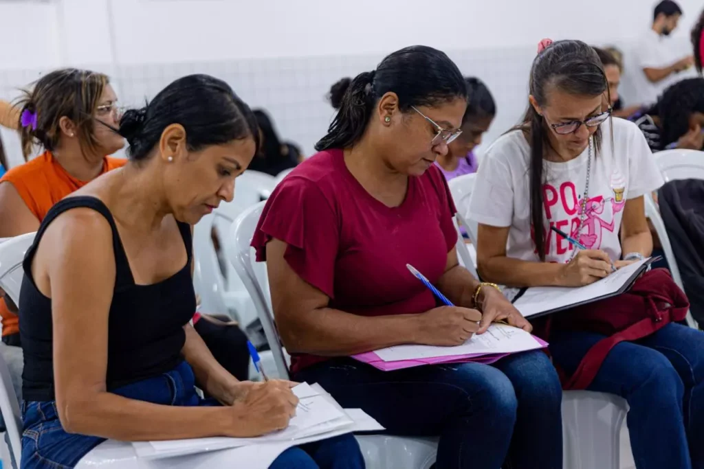 Prefeitura de Maceió Estende Prazo para Aprovados em Processo Seletivo da Educação Prefeitura de Maceió Estende Prazo para Aprovados em Processo Seletivo da Educação