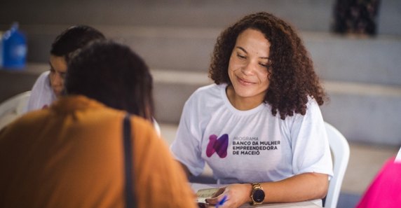 Prefeitura de Maceió Intensifica Políticas Públicas para Mulheres: Avanços e Novas Iniciativas Prefeitura de Maceió Intensifica Políticas Públicas para Mulheres: Avanços e Novas Iniciativas