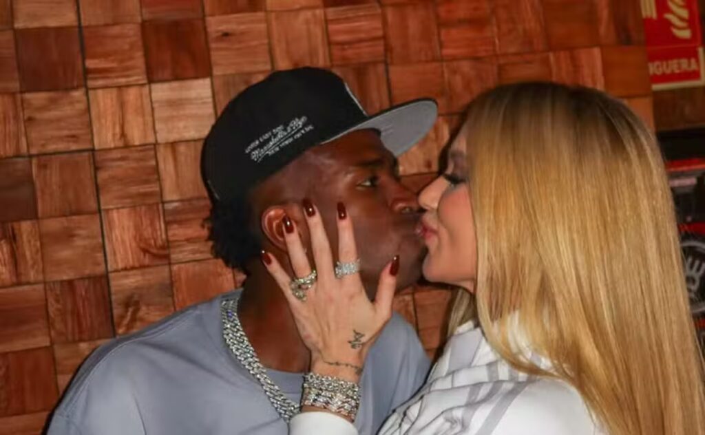 Virginia Brilha ao Lado de Vini Jr. Após Vitória do Real: Fãs Celebram o Casal