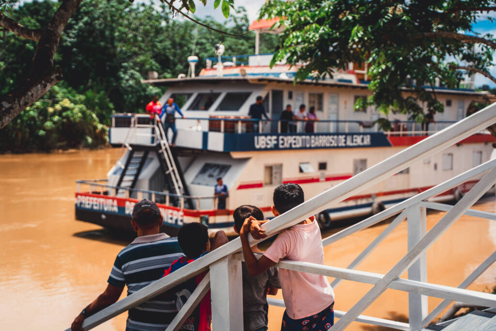 Adaptação das Políticas de Saúde é Essencial em Regiões Ribeirinhas, Afirmam Gestores do Amazonas
