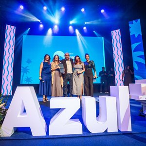 Alagoas Brilha em Evento Nacional da Azul Viagens com 10 Prêmios Alagoas Brilha em Evento Nacional da Azul Viagens com 10 Prêmios