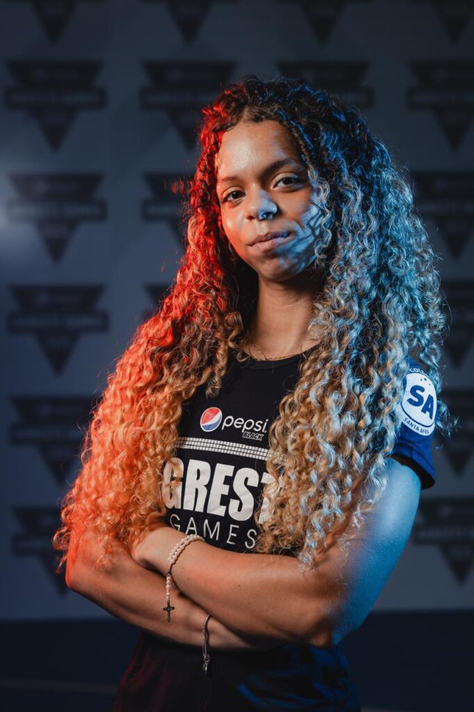 Aos 16 Anos, Jayane Santos Conquista Vaga no Maior Campeonato de CrossFit do Brasil