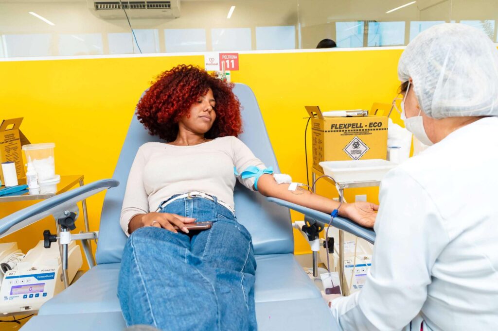 Coleta Externa de Sangue do Hemoal Acontece na Escola de Enfermagem Santa Juliana em Maceió