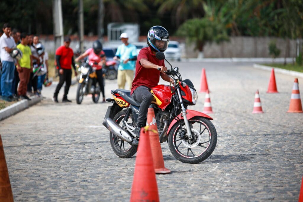 Detran Alagoas Oferece 375 Vagas Extras para Prova de Moto em Maceió e Arapiraca Detran Alagoas Oferece 375 Vagas Extras para Prova de Moto em Maceió e Arapiraca