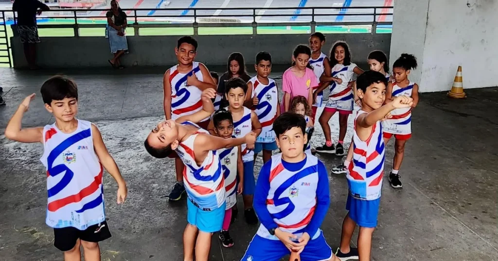 Escolinha de Atletismo: Aulas Gratuitas para Crianças em Alagoas no Estádio Rei Pelé